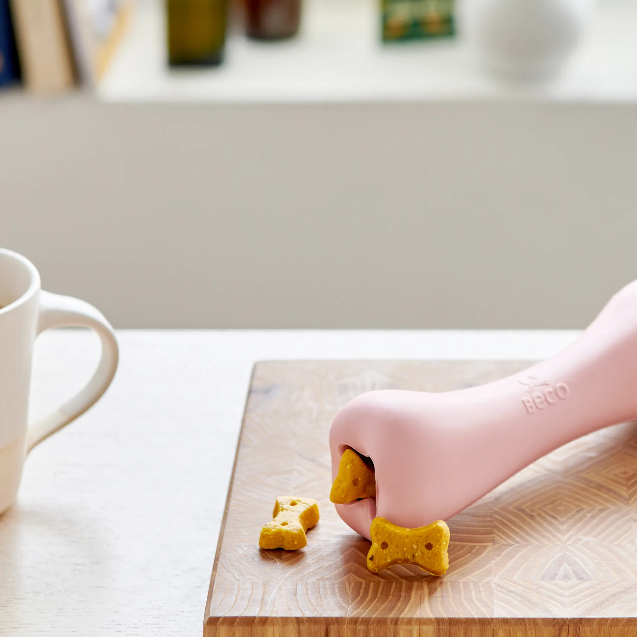 Natural Rubber Treat Bone