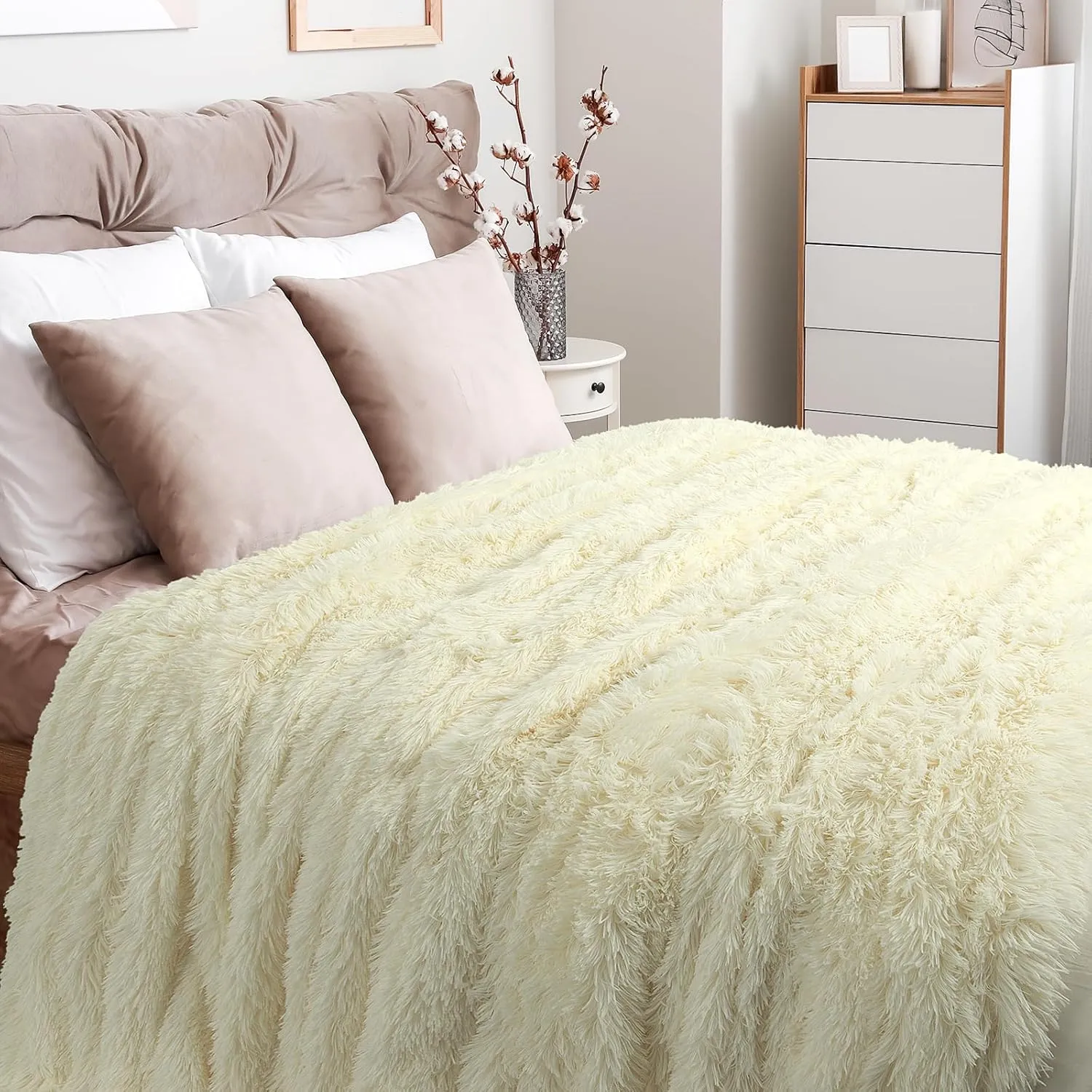 TOONOW Extra Fuzzy Faux Fur Blanket Twin Size 70"x78", Reversible Lightweight Plush Fuzzy Cozy Soft Blankets and Throws for Couch Sofa Bed, Decorative Fluffy Plush Comfy Blanket, Barlett Pear